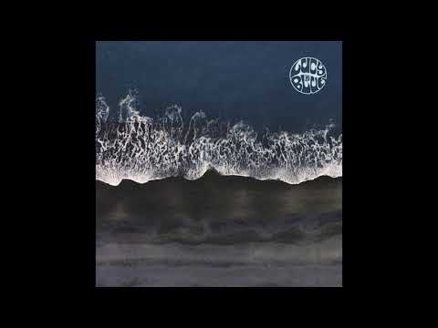 Lucy in Blue - Respire