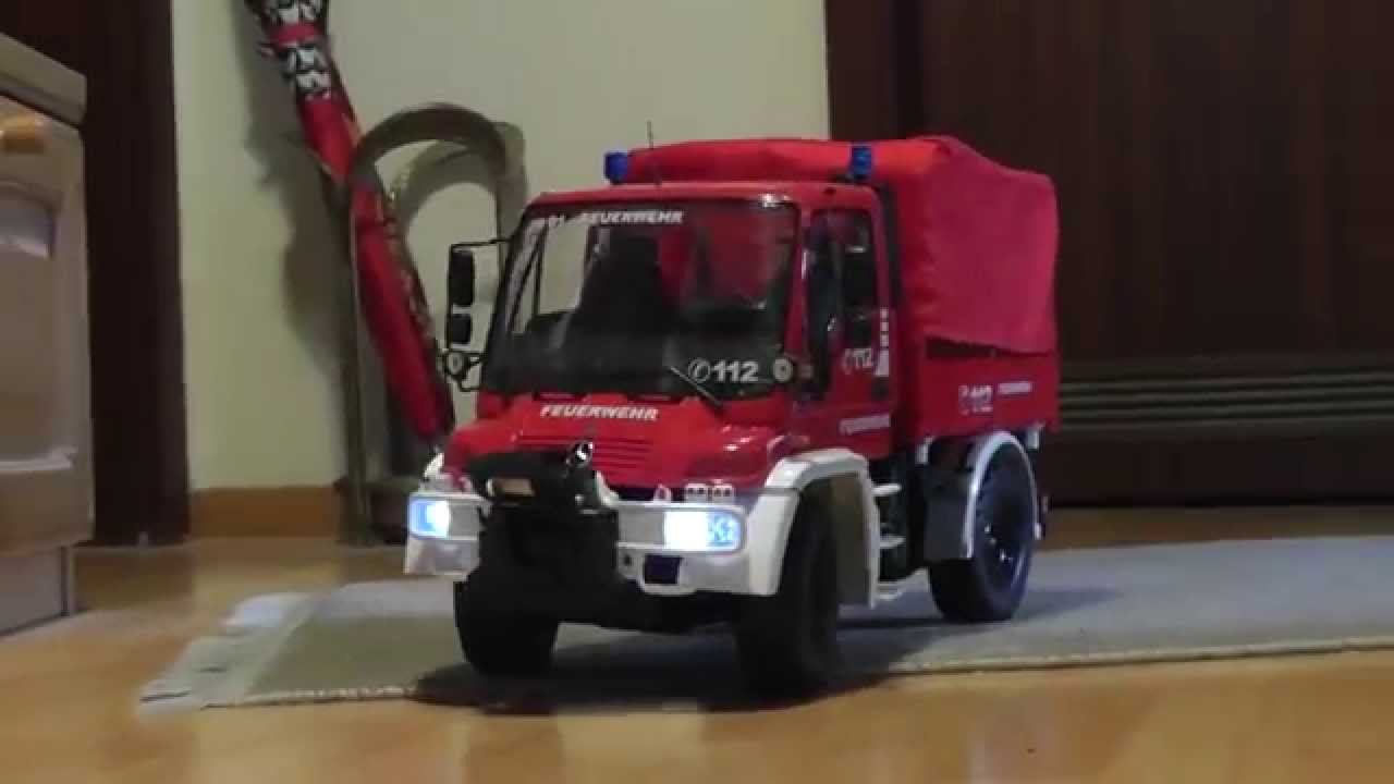 RC Unimog hasiči, červená