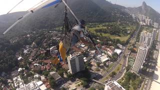 preview picture of video 'Hanggliding in Rio de Janeiro with Ruy Marra, Brazilian Champion and World Record Holder'