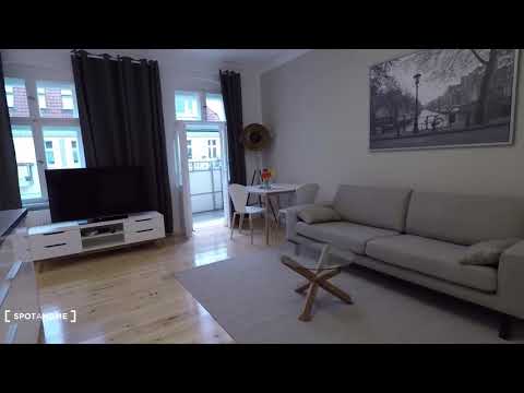 Spacious studio apartment with balcony for rent in Friedrichshain - Spotahome (ref 149118)