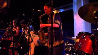 The Souljazz Orchestra 03 Kelen Ati Leen Jazz Cafe 06082013)