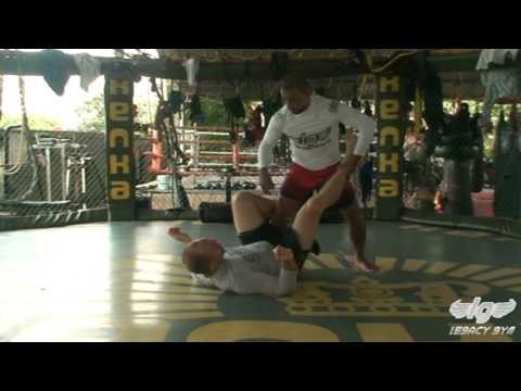 Legacy Gym - Malik Mawlayi & Vaughn Anderson, show us some groundskillz