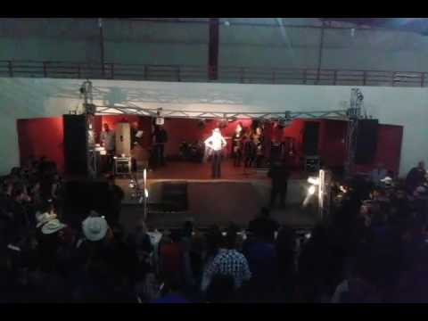 Desfile da escolha da rainha em pinhalão