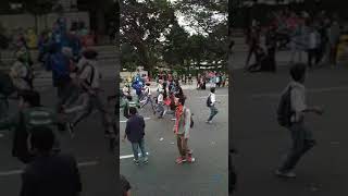 Download lagu Tawuran sekolah sadis mp3 Download lagu Tawuran sekolah sadis mp3