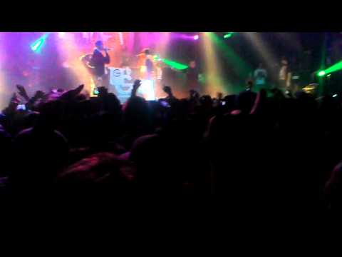 Fedez dj harsh Guè dj Ax Vincenzo da via anfossi One mic Live Trezzo