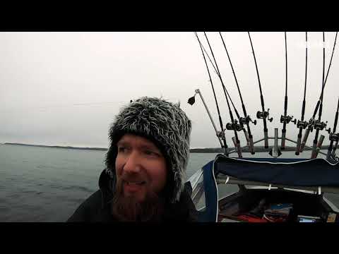 Harri Kalassa - Jakso 6 - Uistelemassa Tommin kanssa