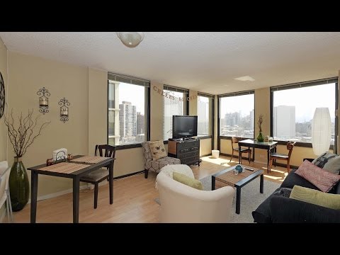 Bright, modern apartments at Clark, Broadway and Diversey Bright, modern apartments at Clark, Broadway and Diversey