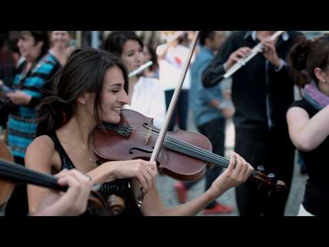 Mozart flashmob in Prague by Azerbaijan Student Network
