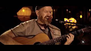 Newton Faulkner – “Finger Tips” (Live Session) (Recorded @ Fiction Studios)