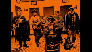 UNCLES TAVERN - JAMMING ROUGH DEMO LIVE IN THE OLD COURTHOUSE