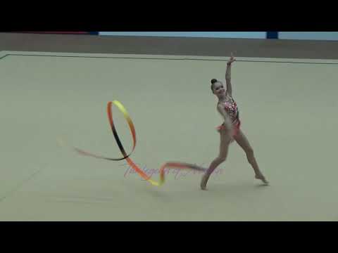 Mariia MARKEVICH (RUS) ribbon - 2018 Corbeil junior AA