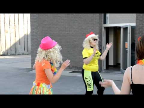 Kampdans Roetie - Waka Waka (2010)