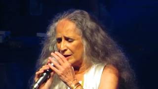 Maria Bethânia - É o amor + Vai dar Namoro, Classic Hall 18.03.17