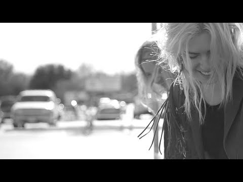 download lagu mp3 mp4 Honey Do Beverly, download lagu Honey Do Beverly gratis, unduh video klip Honey Do Beverly
