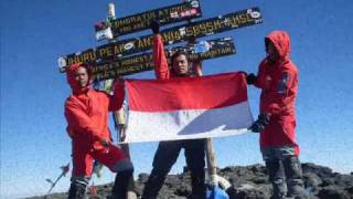 preview picture of video 'kilimanjaro SOEDIRMAN INDONESIA TANZANIA EXPEDITION 2009'