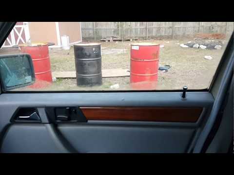 Mercedes Window Won't Roll Up- DIY Quick Fix 1992 Mercedes 300D Turbo W124 Center Console Removal