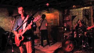 Lee Bains III & The Glory Fires- Dirt Track