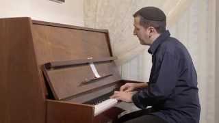 ניר קפטן – בניי אהוביי (הקליפ הרשמי) - התמונה מוצגת ישירות מתוך אתר האינטרנט יוטיוב. זכויות היוצרים בתמונה שייכות ליוצרה. קישור קרדיט למקור התוכן נמצא בתוך דף הסרטון