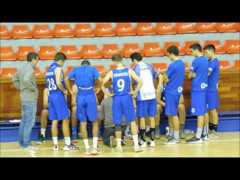 Unamuno-Baskonia Javier Langarica #18 blue shirt