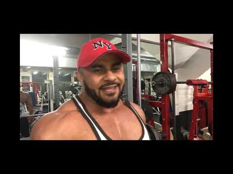 Charles Mario mostra seu treino de peitorais em off season