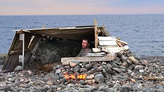 3 Days on a Remote Island: Building a Survival Shelter from Driftwood