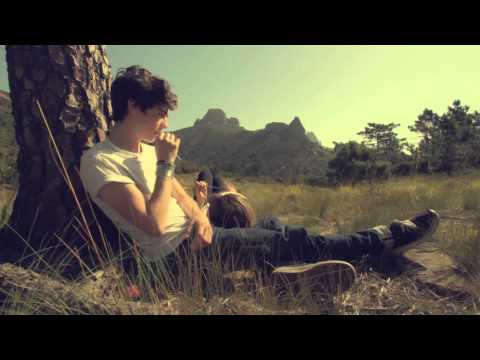 Caroline Costa - On a beau dire [Official Music Video]