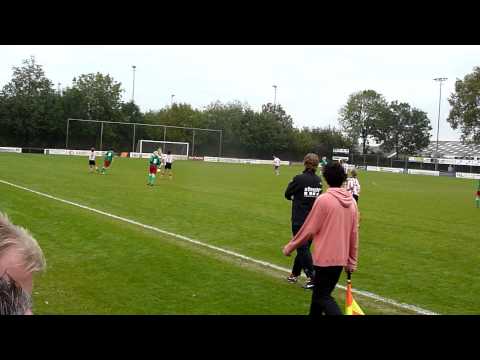 2011okt29 Alblas-GR.LINDT C1 - Aanval-buitenspel.MTS