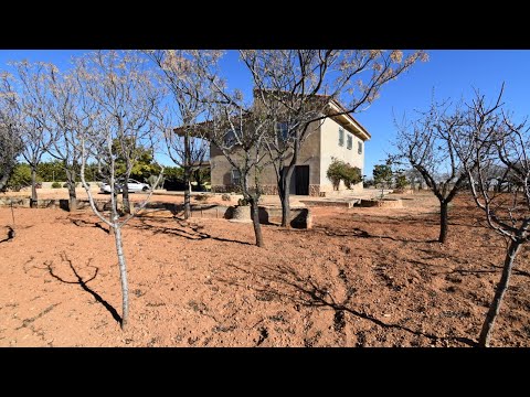 197.000€ Spacious 4-bedroom, 2-bathoorm villa in Godelleta