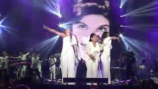 Cuando Un Amor Se Va Lyrics English Translation