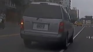 你以為我打左轉燈就是要左轉嗎？