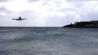 747 landing very low on Maho Beach St Maarten