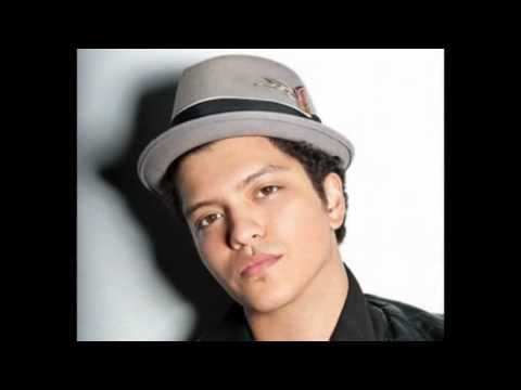 BAD meets EVIL feat Bruno Mars - Lighters (Ricky D Remix)