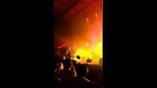 Anna Calvi Carry Me Over - aka the tremalo temptress