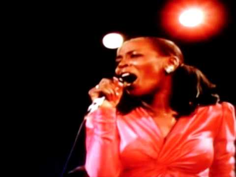 Tramaine Hawkins & The Hawkins Family With The Love Center Choir: He Brought Me