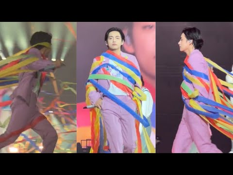 220416 Taehyung Model Runway Walk BTS  Fancam Permission to Dance PTD On Stage Las Vegas Concert