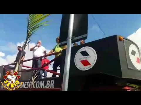 Prefeito Jorge Costa perde a linha com os Servidores Públicos em Manifestação