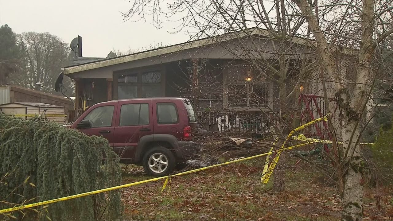 Clackamas dispatch recording paints grisly scene at home