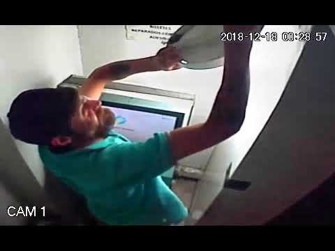 Video: Roban en una cabina de autorecarga de SAETA