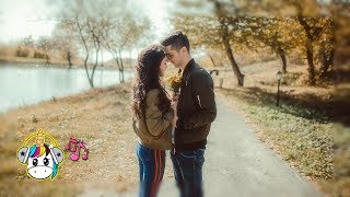 Alayna - Falling Autumn