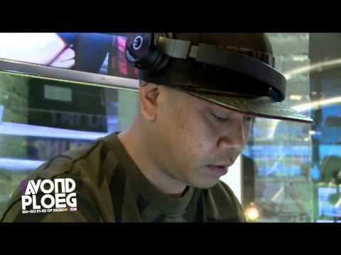 De Avondploeg -- Chuckie bij de Avondploeg: "Ik wil witte sokken!"