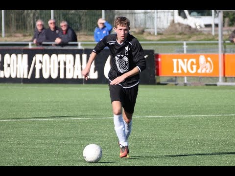 Nivo Sparta 1 - Heukelum 1, Sil van Putten schiet op de lat