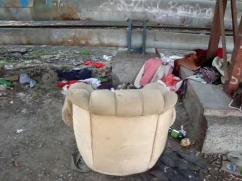 rkhlas.sk - Pelech bezdomovcov pod hlavnou cestou