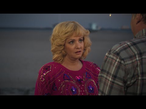 Beverly and Murray Settle in Their New Beach House - The Goldbergs