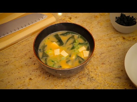 HOW TO MAKE MISO SOUP