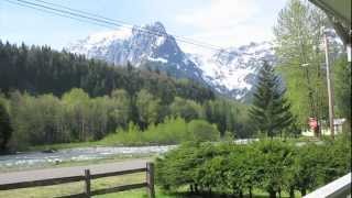 preview picture of video 'Washington State Vacation Rental Cabin near Stevens Pass on Skykomish River in Cascade Moutains'