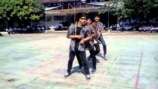 preview picture of video 'Expectro Shuffle (perform at SMPN 19 Bogor)'