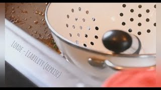 Lorde - Liability (Reprise) (Lyrics Video)