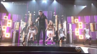 (HD) Ricky Martin performing "VIDA" at the 2014 Billboard Music Awards in Las Vegas.