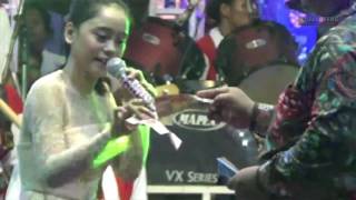 Download lagu Lagu LESTI yang FENOMENAL pengundang SAWERAN JUTAAN RUPIAH mp3 Download lagu Lagu LESTI yang FENOMENAL pengundang SAWERAN JUTAAN RUPIAH mp3