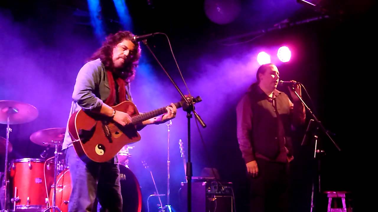 Phil Bates & Chris Groucutt - Midnight Blue : Kelly Groucutt Plaque Concert. 29th March 2015